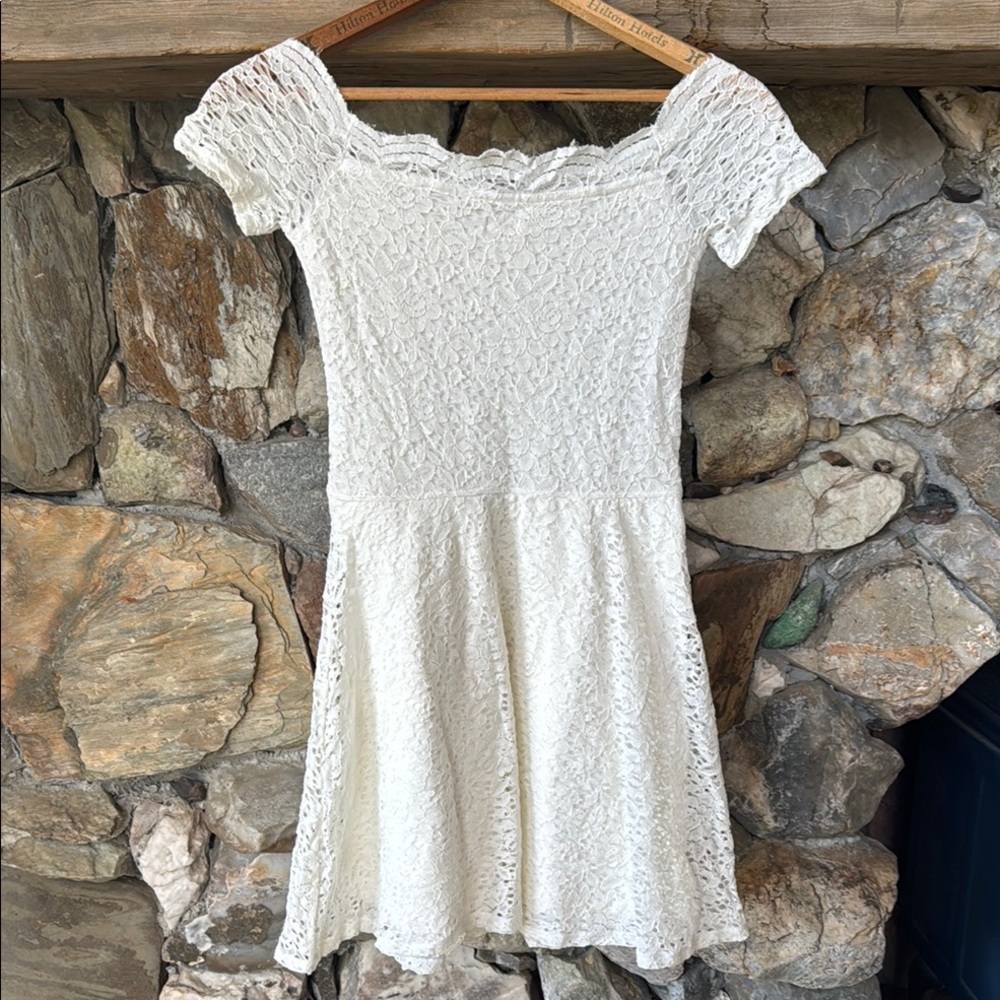 Hollister White Lace Fit and Flare Off-Shoulder Mini Dress Size Small